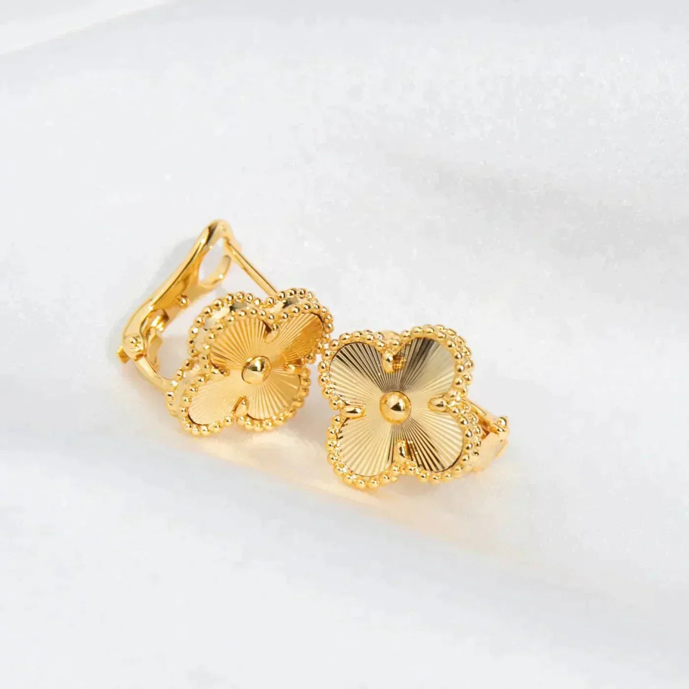 [Clover-Jewelry]CLOVER MEDIUM 1 MOTIFS LASER EARRINGS