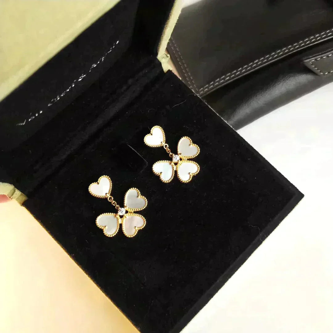 [Clover-Jewelry]CLOVER SWEET WHITE MOP EARRINGS