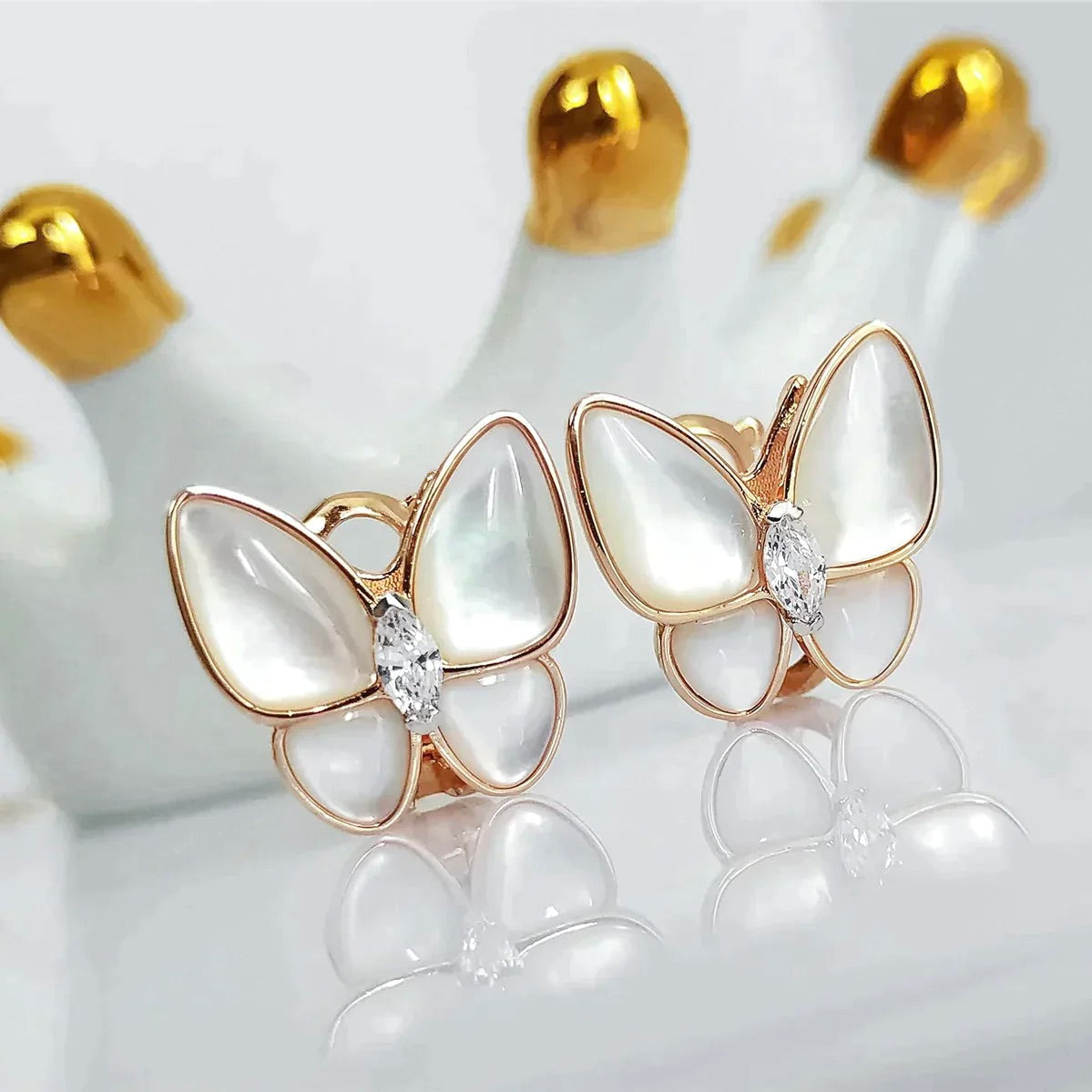 [Clover-Jewelry]BUTTERFLY MOP DIAMOND EARRINGS