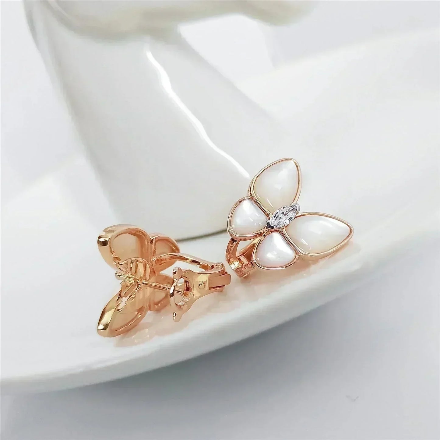 [Clover-Jewelry]BUTTERFLY MOP DIAMOND EARRINGS