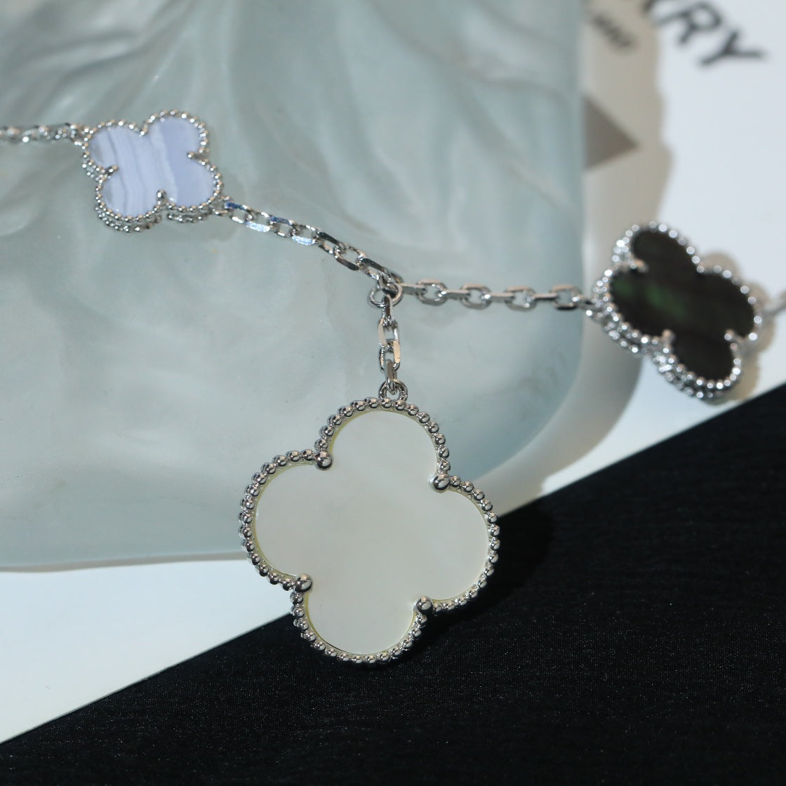 [Clover-Jewelry]CLOVER BRACELET 5 MOTIFS MOP CHALCEDONY SILVER