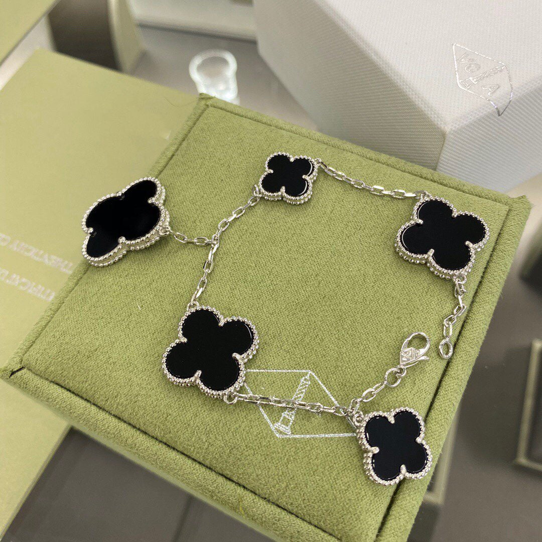 [Clover-Jewelry]CLOVER 5 MOTIFS SIVLER ONYX BRACELET