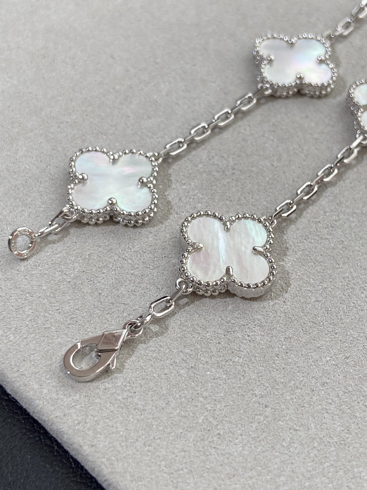 [Clover-Jewelry]CLOVER SILVER MOP 5 MOTIF BRACELET