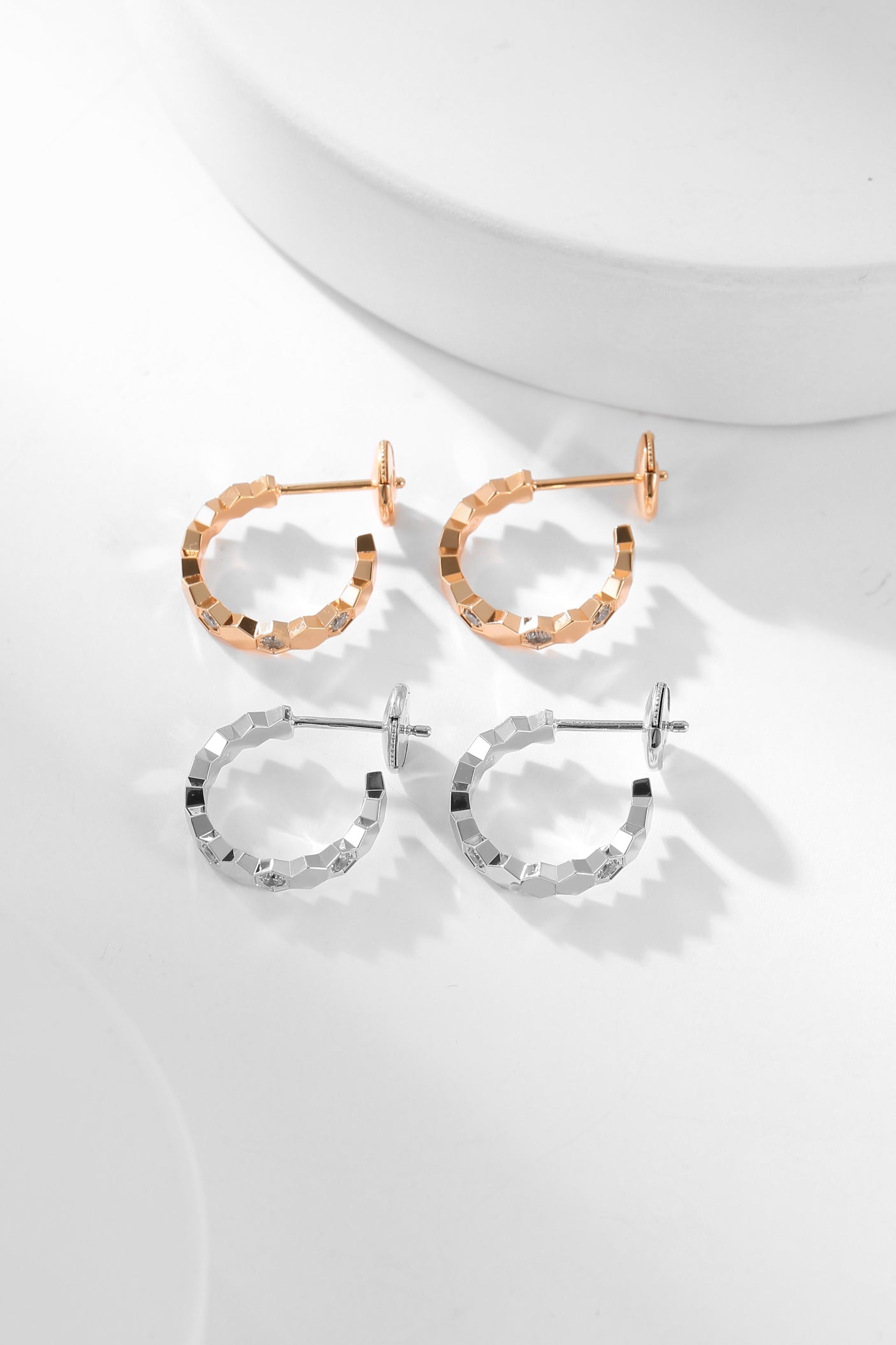 [Clover-Jewelry]BEE LOVE DIAMOND HOOP EARRINGS