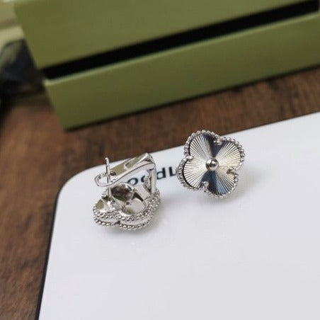 [Clover-Jewelry]CLOVER MEDIUM STUD EARRINGS