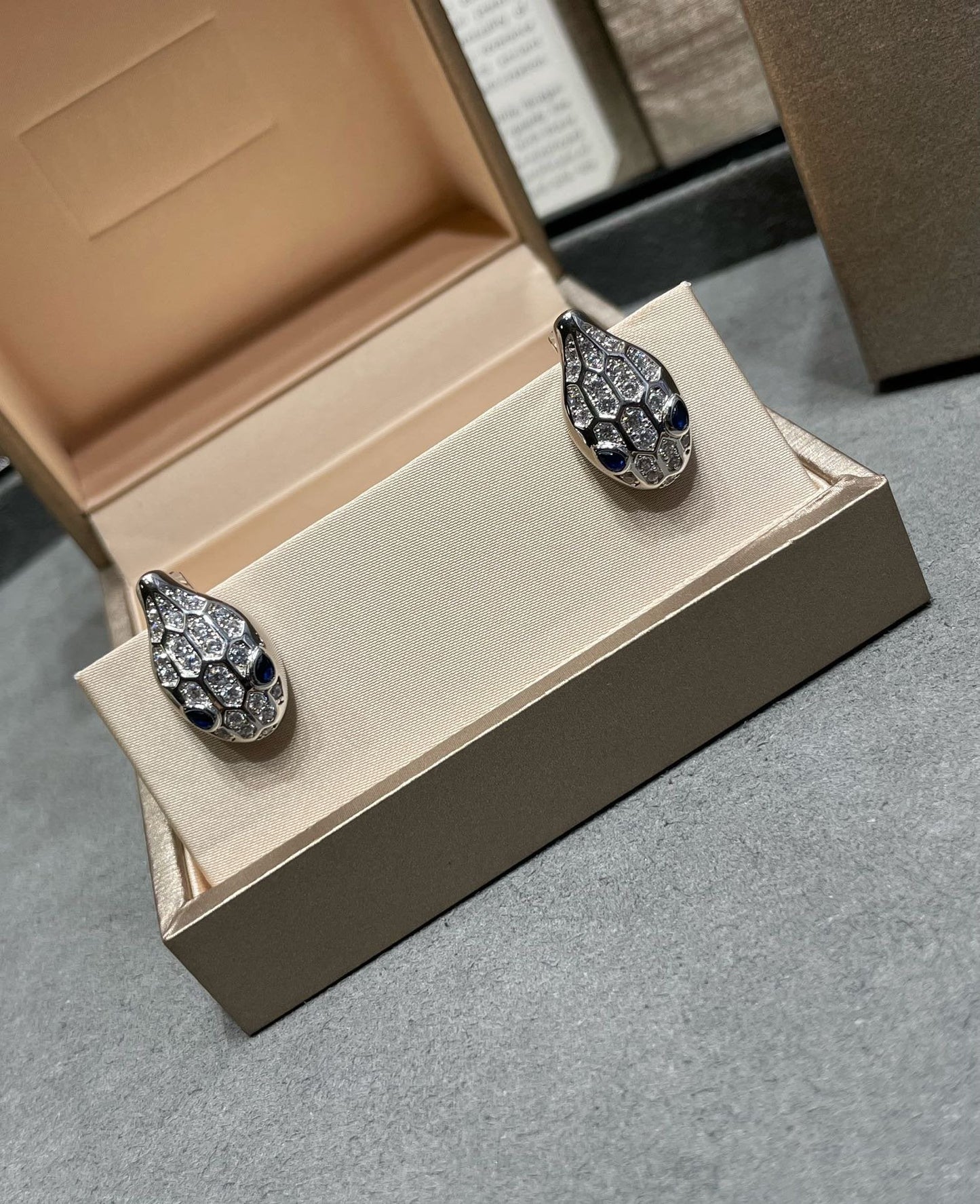 [Clover-Jewelry]SERPENT DIAMOND STUD EARRINGS