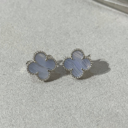 [Clover-Jewelry]CLOVER CHALCEDONY SILVER STUD EARRINGS