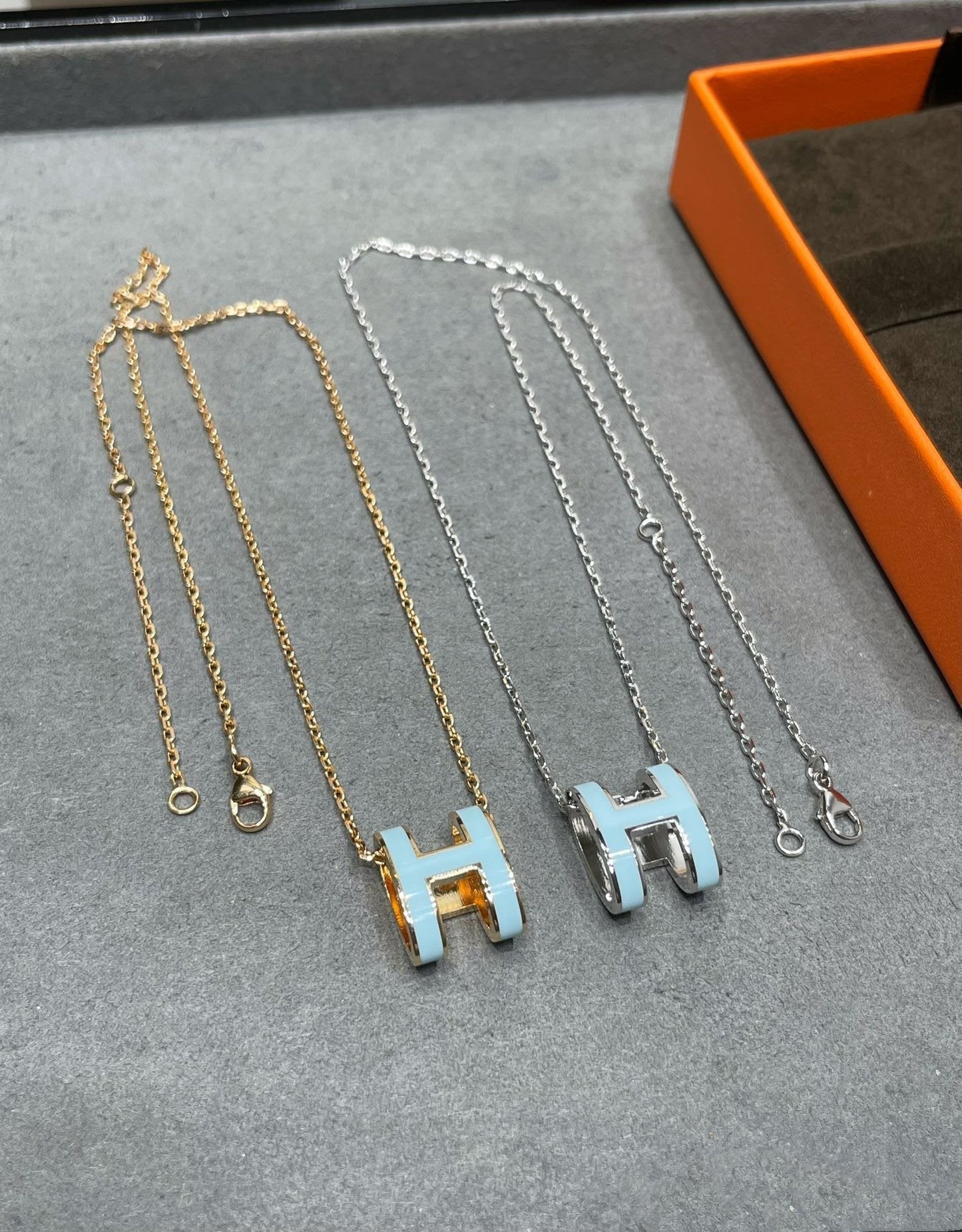 [Clover-Jewelry]POP H SKY BLUE NECKLACE