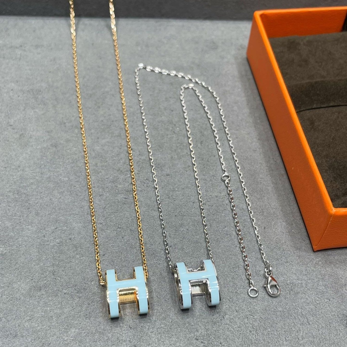 [Clover-Jewelry]POP H SKY BLUE NECKLACE