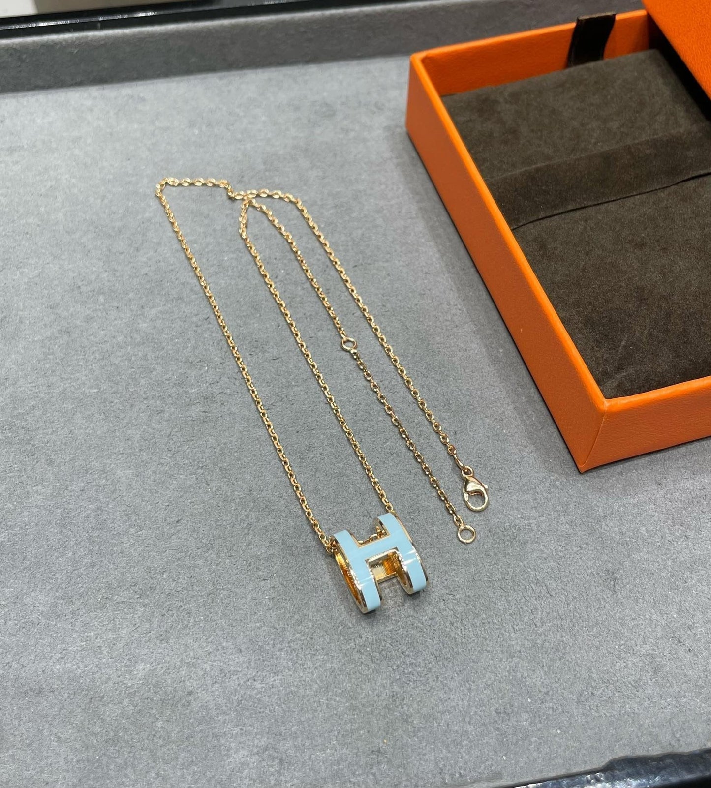 [Clover-Jewelry]POP H SKY BLUE NECKLACE