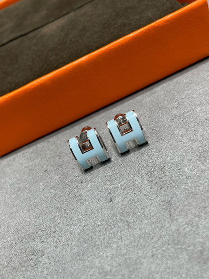 [Clover-Jewelry]POP H SKY BLUE STUD EARRINGS