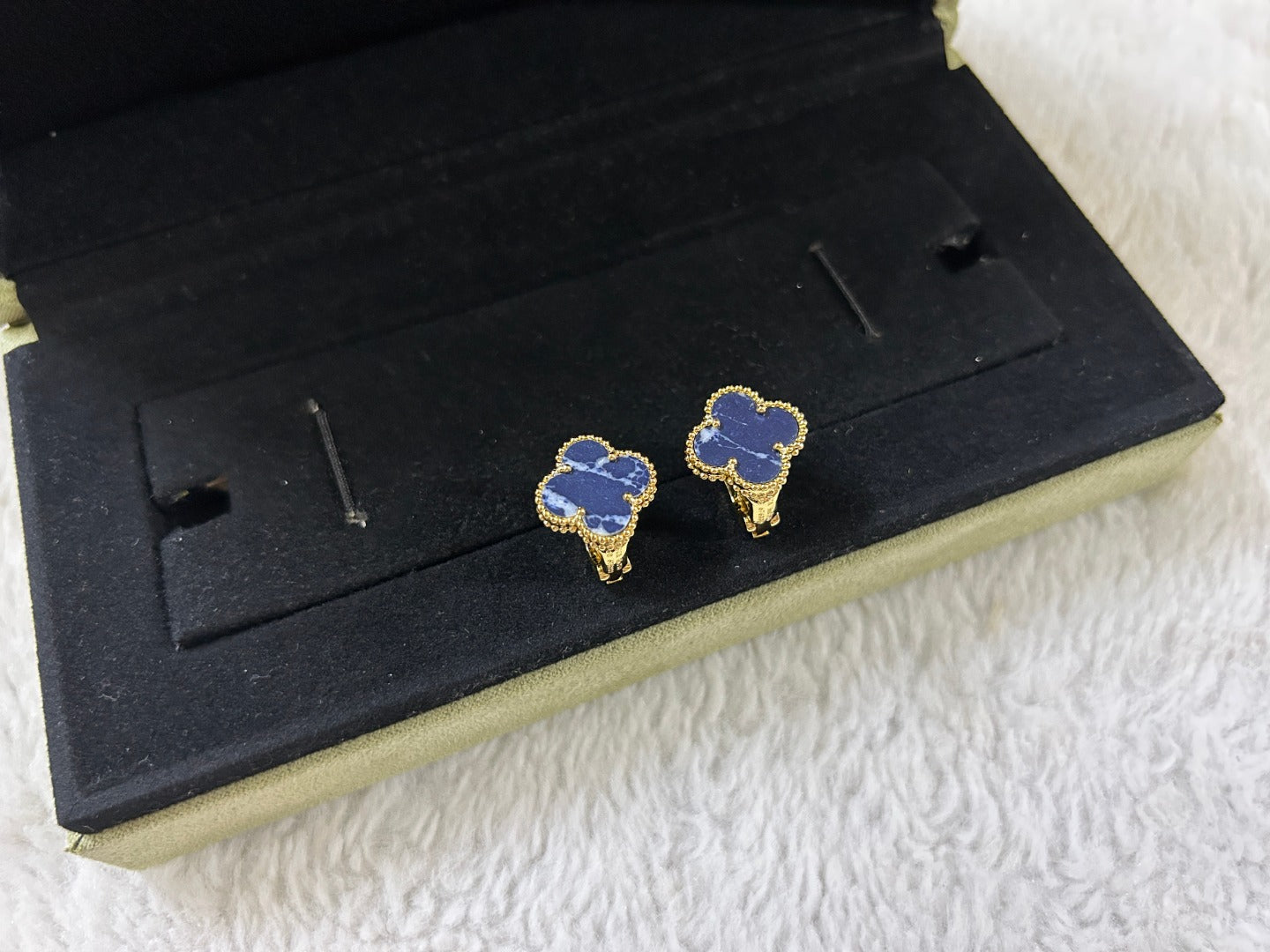 [Clover-Jewelry]CLOVER PIETERSITE MEDIUM STUD EARRINGS