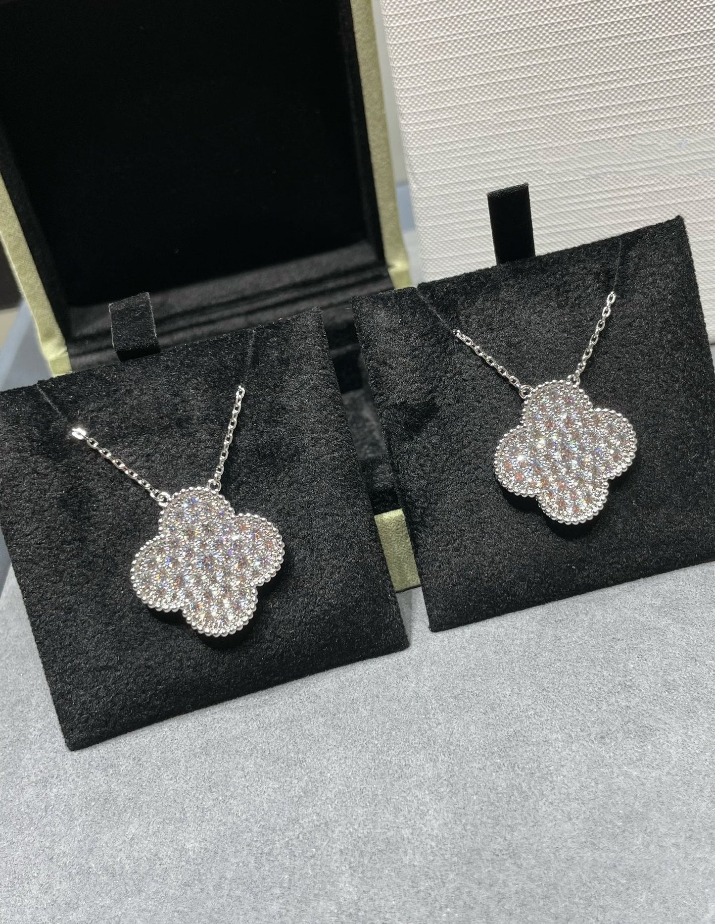 [Clover-Jewelry]CLOVER 25MM LARGE PENDANT DIAMOND PAVED SILVER NECKLACE