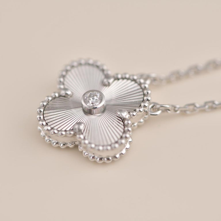 [Clover-Jewelry]CLOVER  15MM DIAMOND LASER NECKLACE SILVER