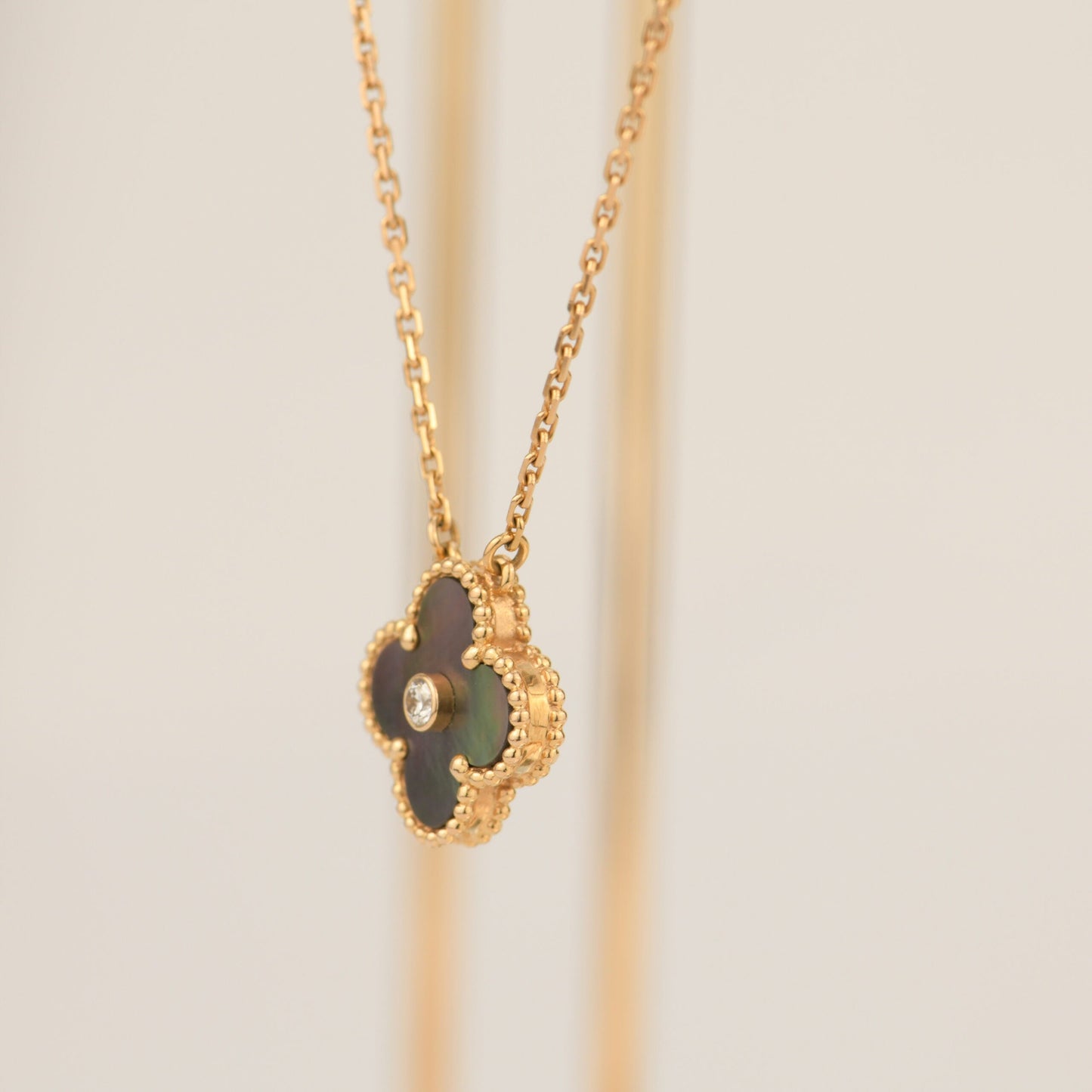 [Clover-Jewelry]CLOVER 15MM DIAMOND AND MOTHER-OF-GREY NECKLACE