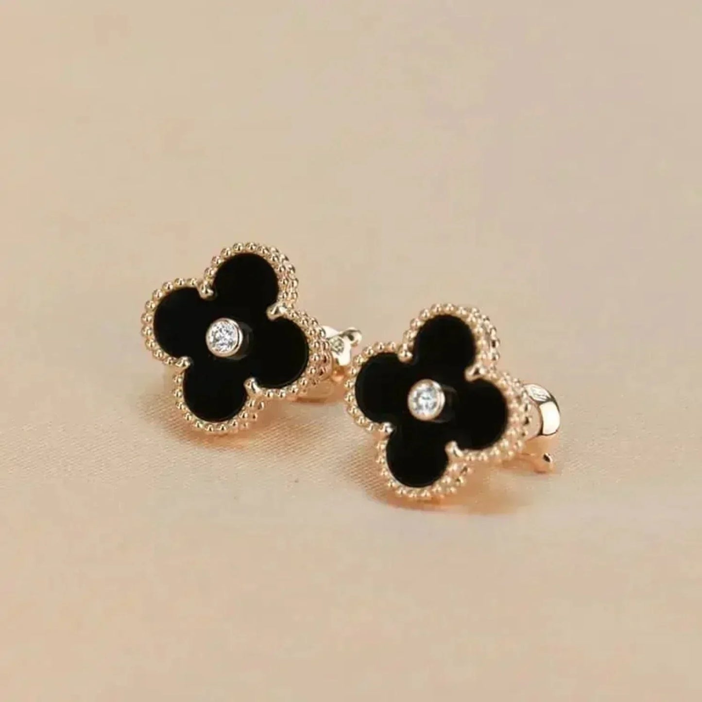 [Clover-Jewelry]CLOVER MEDIUM 1 MOTIFS ONYX DIAMOND EARRINGS