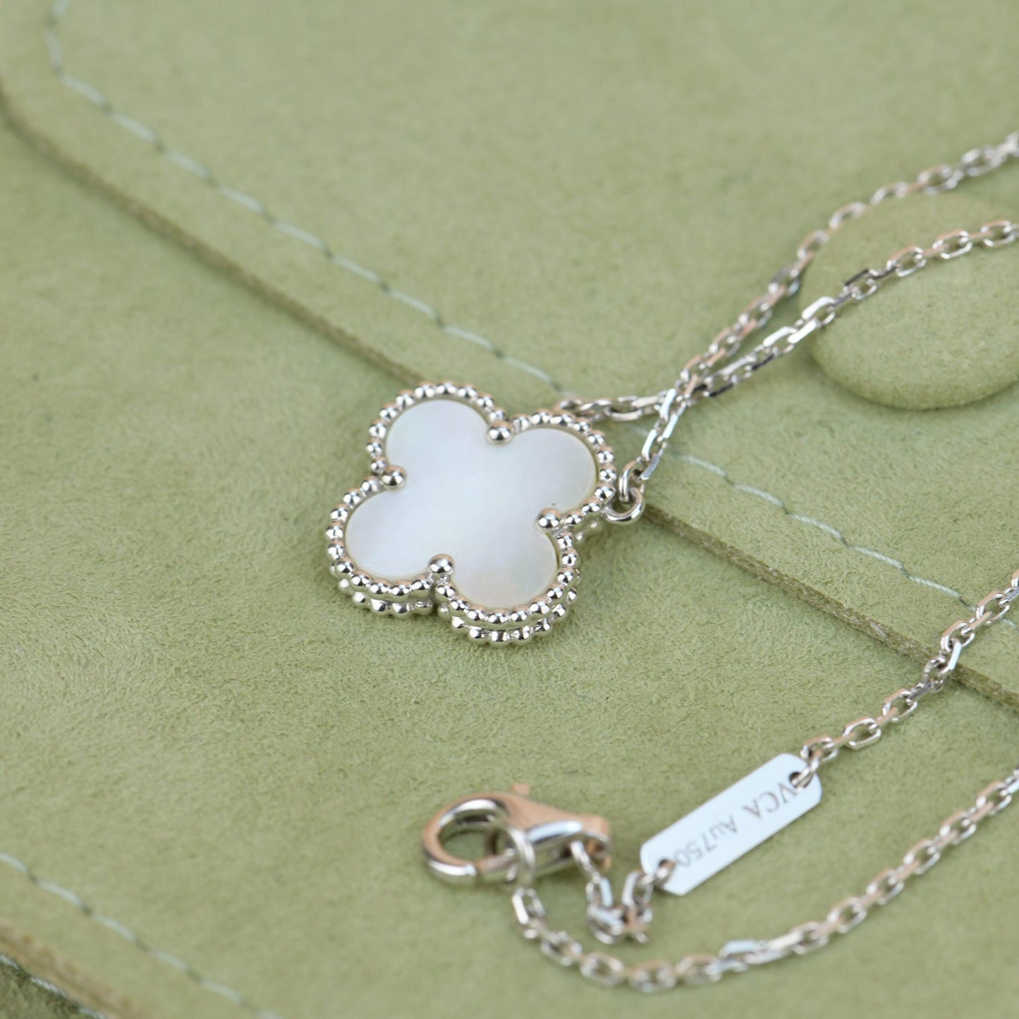 [Clover-Jewelry]CLOVER  15MM WHITE MOTHER-OF-PEARL SILVER