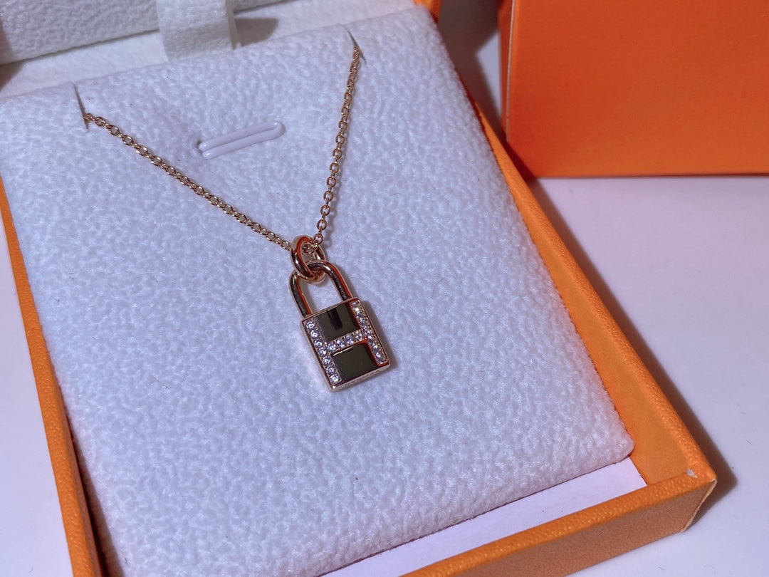 [Clover-Jewelry]HM ADVANCED NICHE LOCK HEAD NECKLACE DIAMONDS