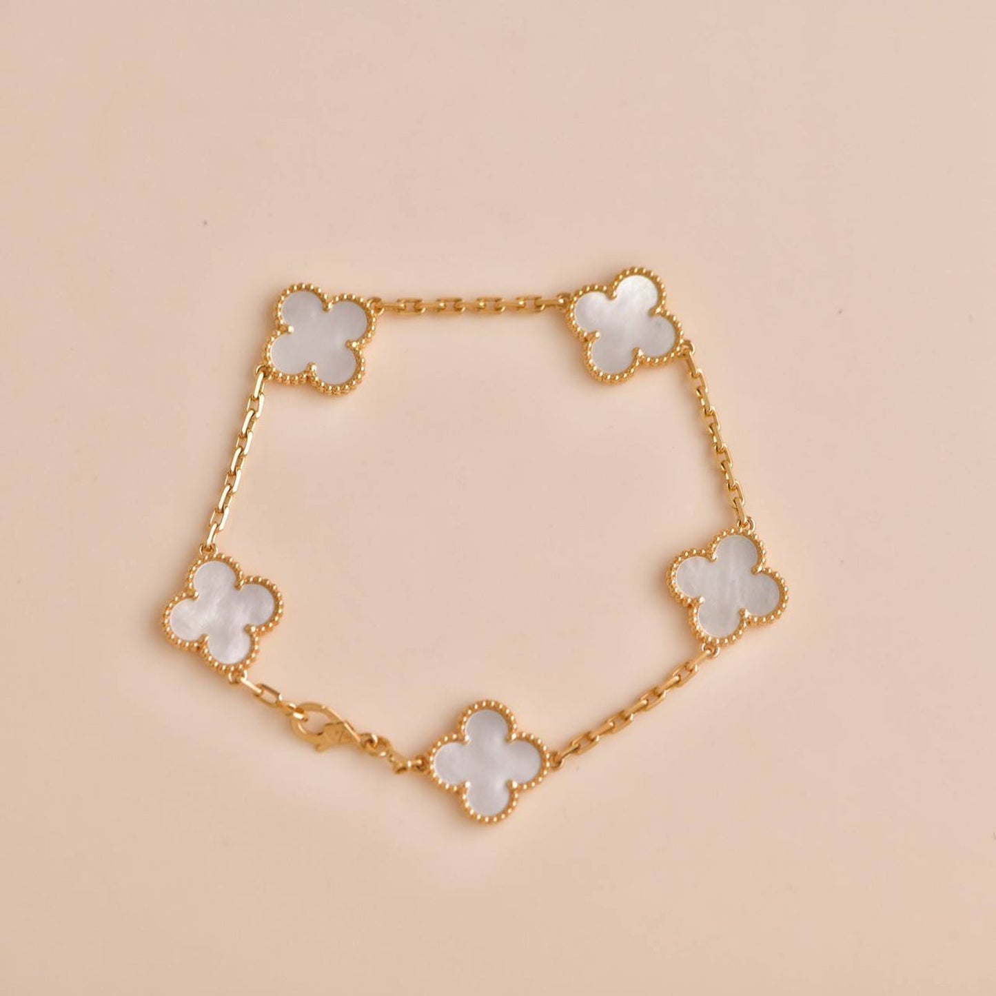 [Clover-Jewelry]CLOVER  5 MOTIF WHITE MOP BRACELET