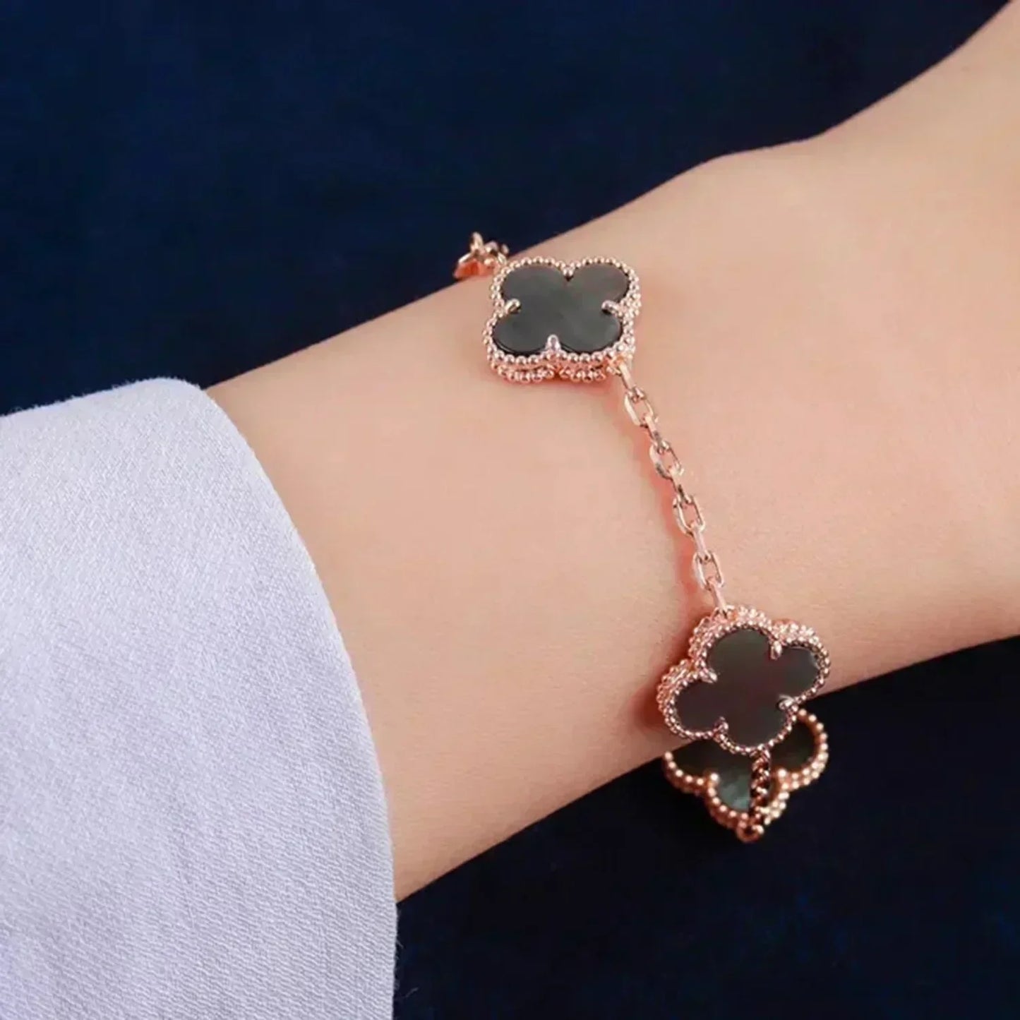 [Clover-Jewelry]CLOVER 5 MOTIF GRAY MOP  BRACELET