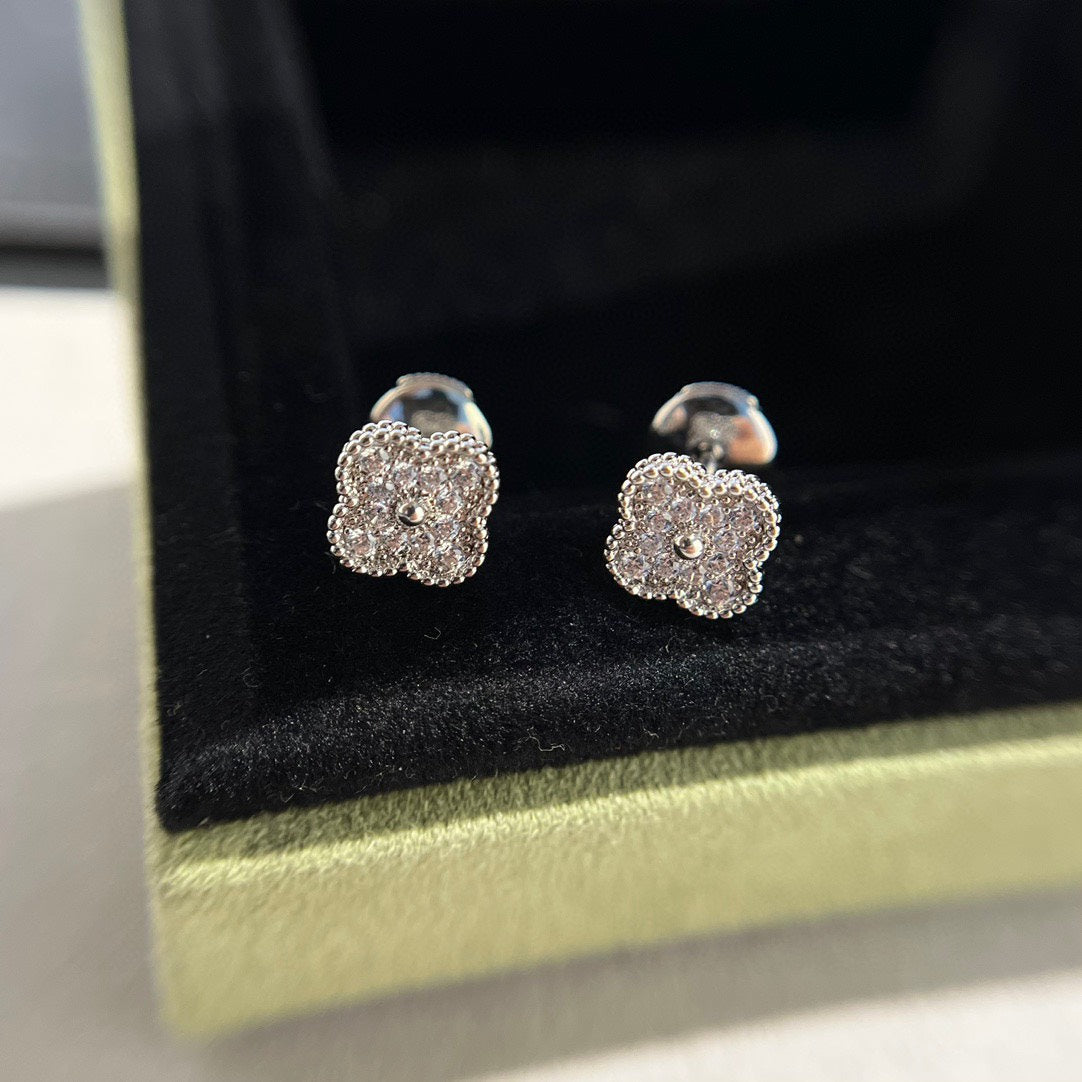 [Clover-Jewelry]CLOVER MINI DIAMOND STUD EARRINGS