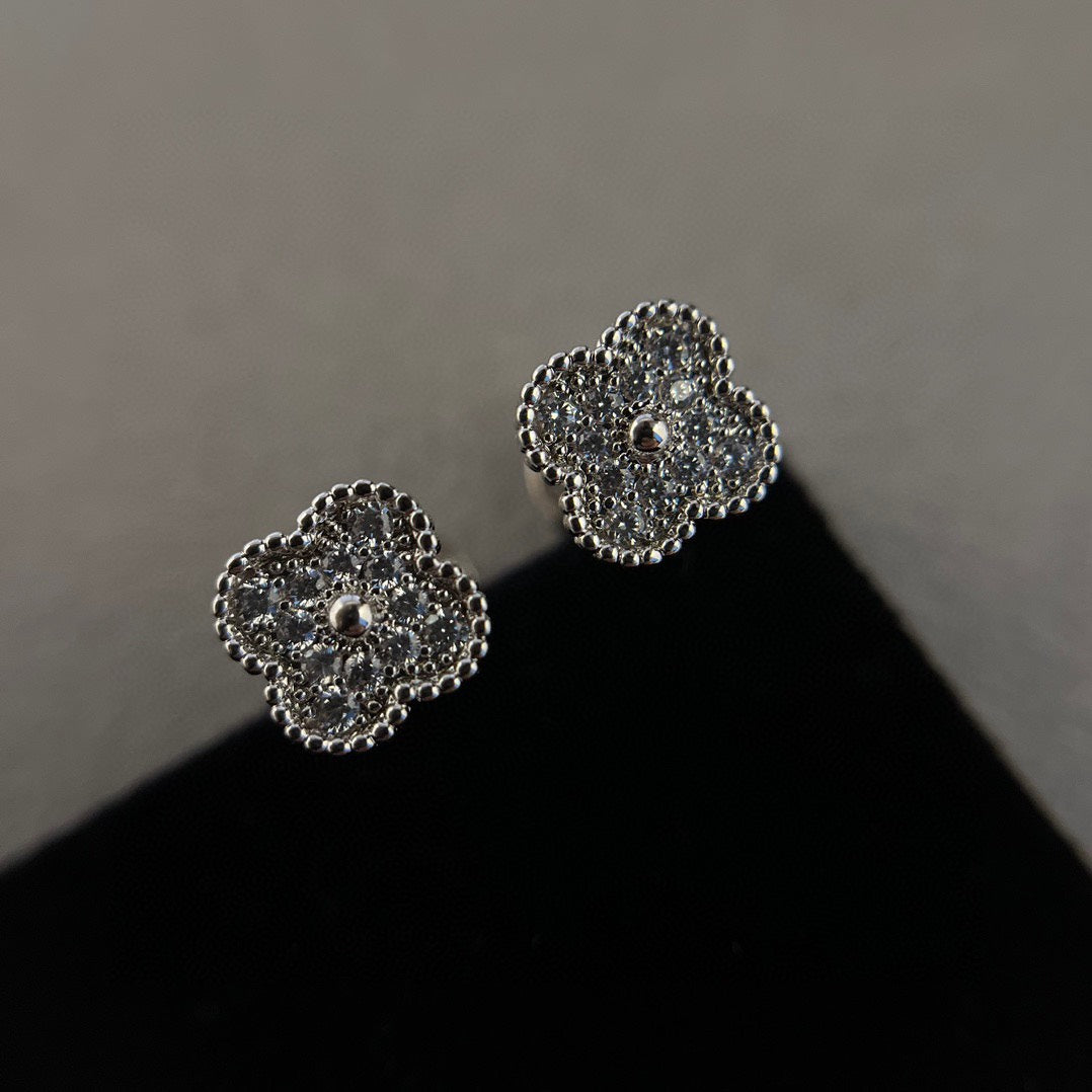 [Clover-Jewelry]CLOVER MINI DIAMOND STUD EARRINGS